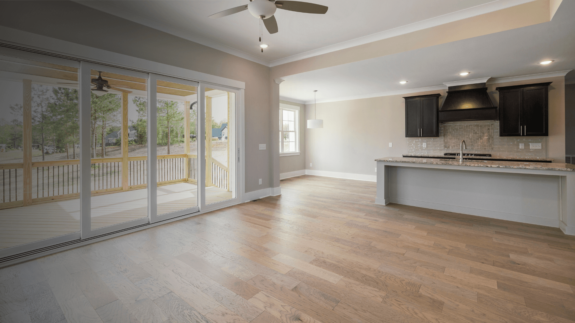 Interior moderno con pisos elegantes